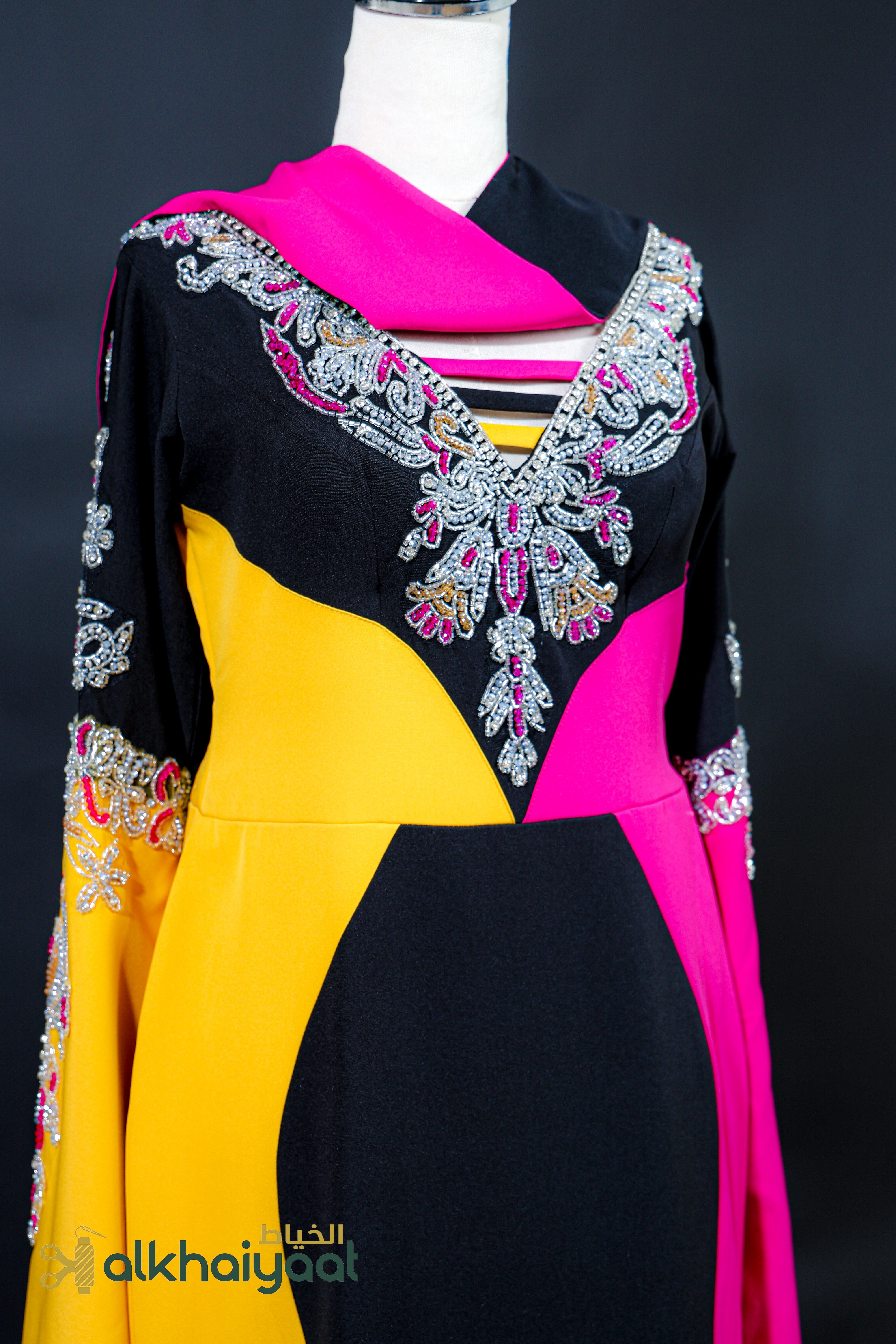 Zahra Al-Nour – Midnight & Saffron
